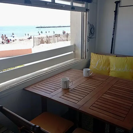 Apartment Face A La Mer, Pour 4 Personnes Sur La Rive Droite *
